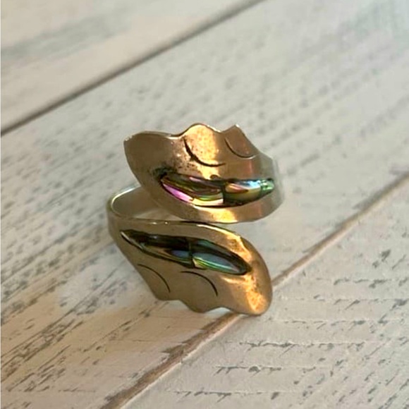 Jewelry - Vintage Abalone Shell Ring Size 9